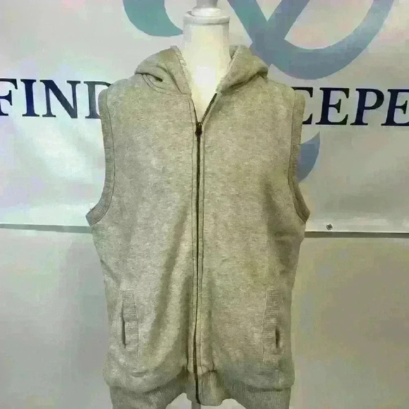 Old Navy Women’s fleece vest zip up - Picture 1 of 6